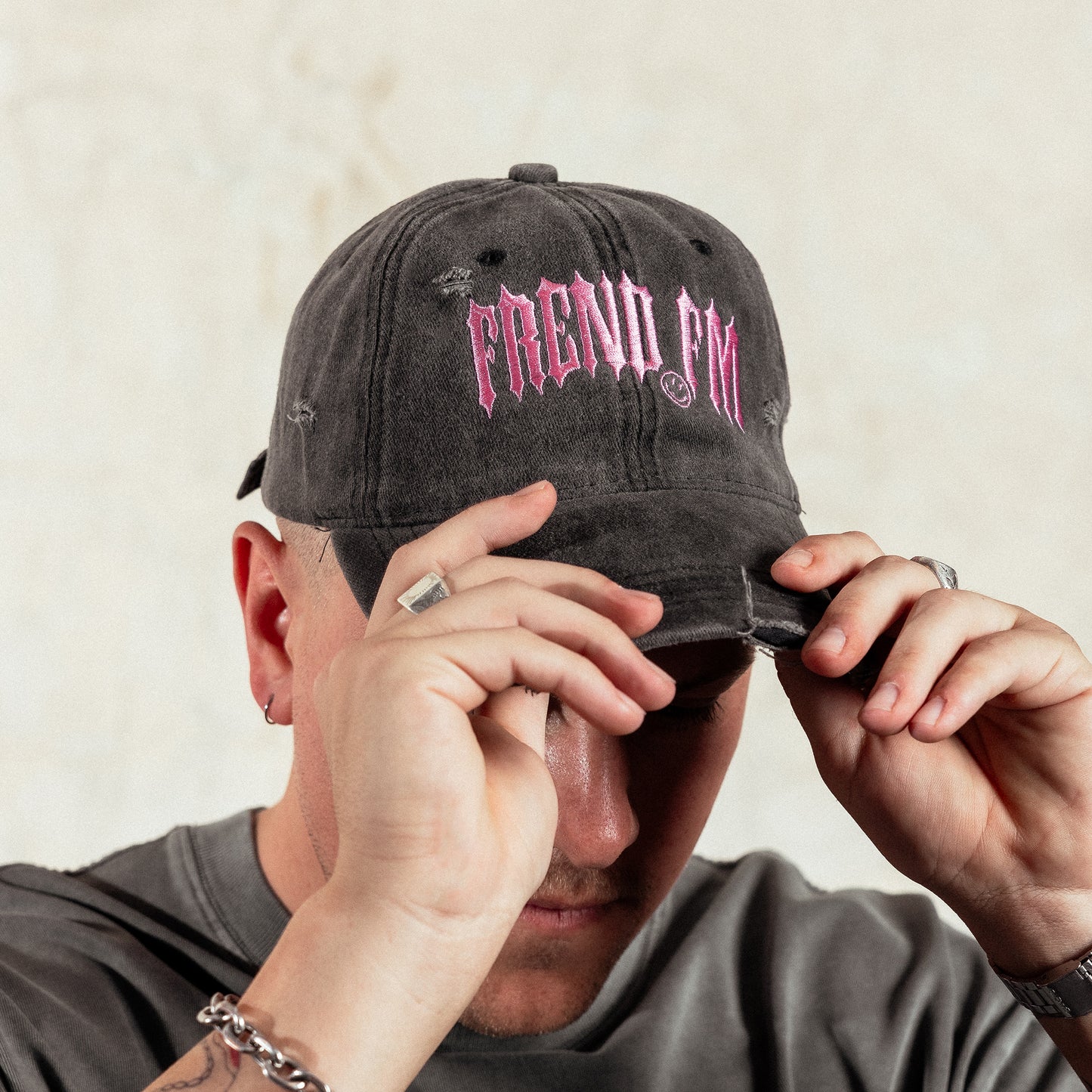 FREND FM DAD CAP CHARCOAL